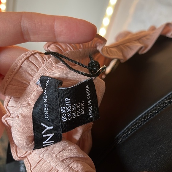Jones New York Women's Pink Ruffle Sleeve Top NWT the tag is slightly damaged - Picture 8 of 8